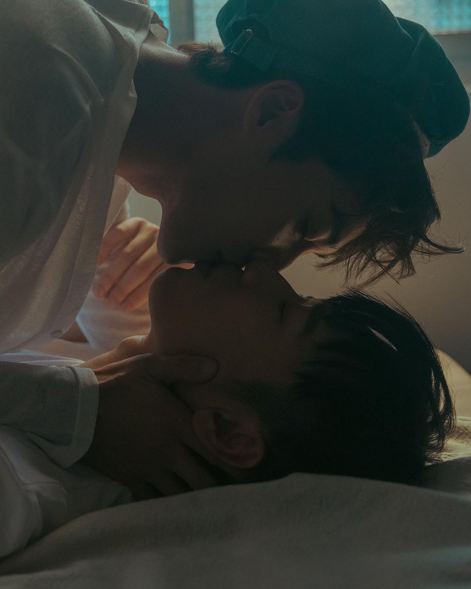blup_dates's tweet photo. Lai's New Song/MV #和淚做朋友 / #PeaceInSadness Star Andy Bian of #History3Trapped, Out On YouTube — 
▶️ https://t.co/k2lqv2noTJ https://t.co/Lx8DEyBecK