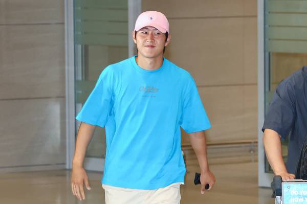 지금 보니까 부끄러워하는게 아니라
걍 내가 뭐하고 왓게~ㅋㅋ 
이 표정으로 보여서 배신감쩜