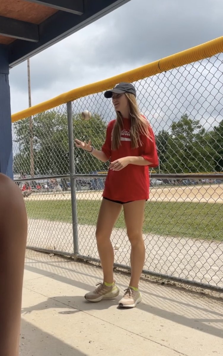 mattie_noyes's tweet photo. 1-0 as the newest coach in MERBL. Love to see what I’ve done with the guys in just a few hours. Marmol can start taking notes. ✍️ #redrockets https://t.co/maA2vMfNDJ