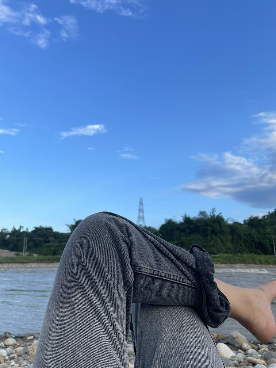 ajummarkia's tweet photo. Somewhere under the Sky 🌩️🍀🌿. https://t.co/HpQZOWiwHk