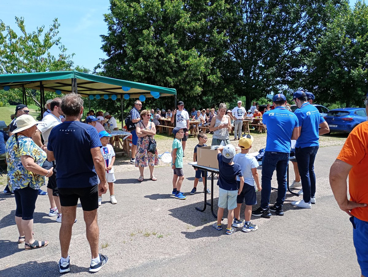 Accueil des #societaires à Champ Romain dans le cadre du <a href="/LeTour/">Tour de France™</a> de France. Soutenir notre formation #Groupama/FDJ. #mutualisme
#proximite <a href="/LaVieGroupama/">La Vie Mutualiste Groupama</a>