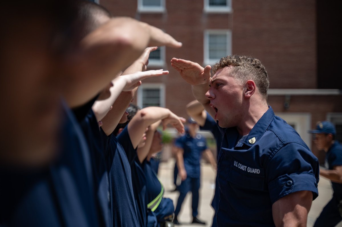Official business. 👔🇺🇸

Over the last couple days #USCGA has been honored to have hosted distinguished governmental guests from the local, state, and federal level. 

We now think best time to tour our 103-acres is during Swab Summer! 

Thank you for coming!