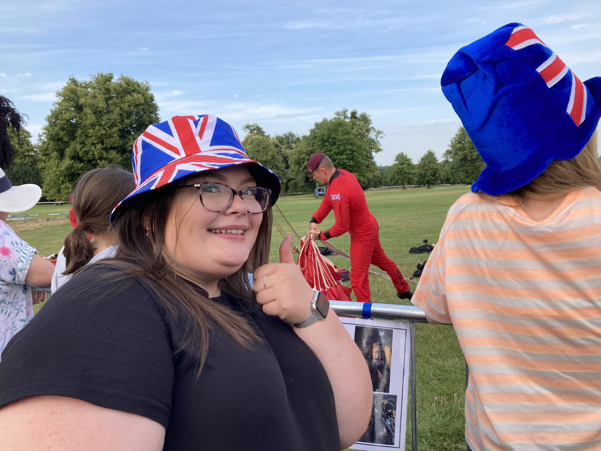 rjhowe's tweet photo. @Alicia_Smith13 and @k8tecoulson have been loving watching the Red Devils Parachute Team at Burghley battle proms today #slightstalking https://t.co/bK6FhNQH4i