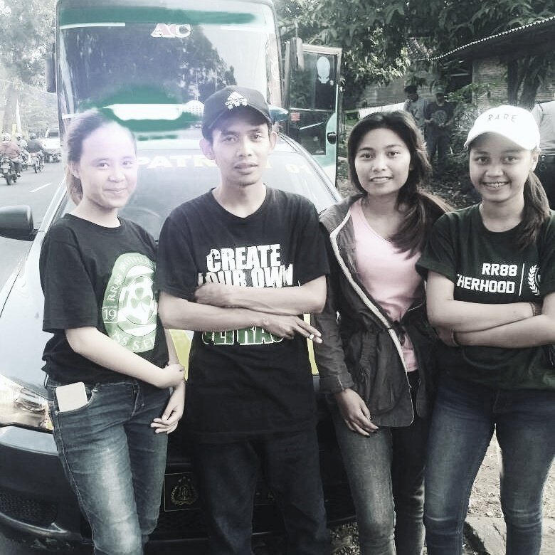 Ternyata bien cewekku okeh ya, lg sadar aku.