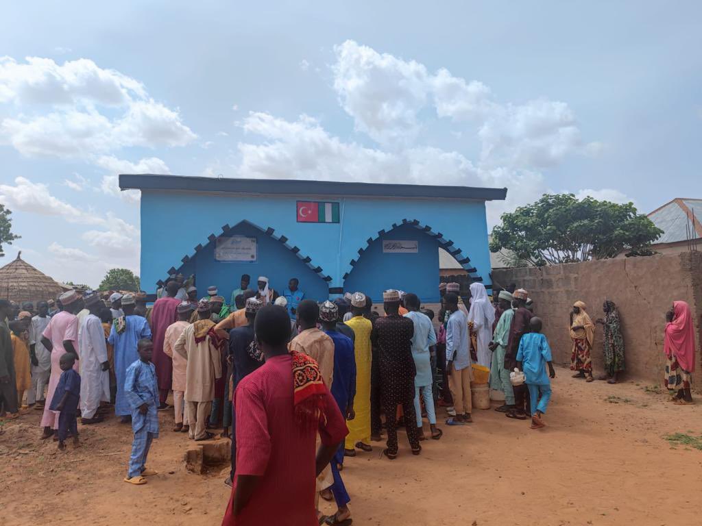 Kazanılanda kaybedilende bu dünyada kalıyor. Yaptığımız hayırlar ise bizimle gidiyor. Su kuyusu gibi hayırlar ise öldükten sonra bile sevap yazmaya devam ediyor. 

Sizlerle #bist100 ralli döneminde başlattığımız hayır kampanyası tamamlandı. Broker NK ailesi olarak daha