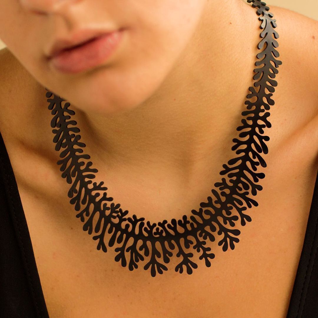 designTun's tweet photo. ✨💡Criação Tun 💡✨
🌿Colar Alga 🌿

#matisse
#designtun
#colartun
#jewelrydesign
#coreldraw
#criatun
#joiasdeborracha
#designbrasileiro
#designtun
#rubberjewelry https://t.co/i0CGd6pm8S
