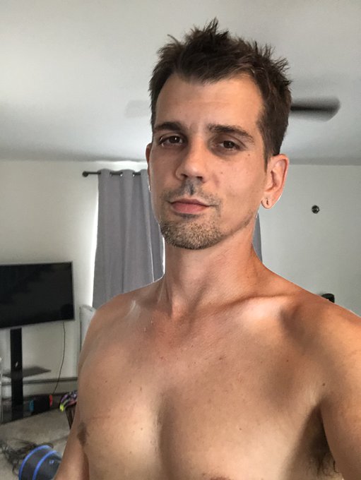 Whos ready for some fun today? LIVE NOW ON CB! https://t.co/AUUQA0vuOW