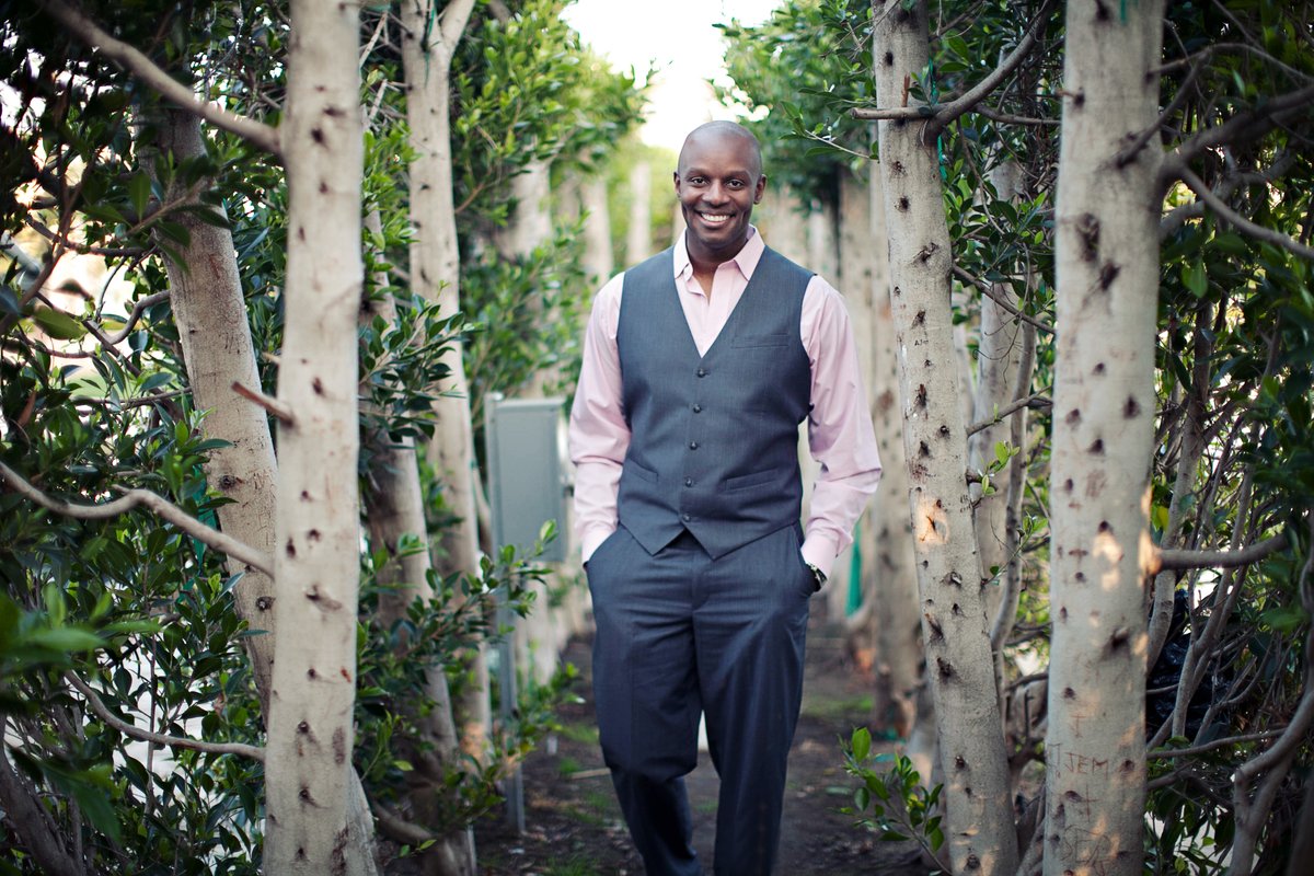 sholarichards's tweet image. The Right Attitude: #Solutionists stand out, seeking more than a &quot;kinda/sorta&quot; #positiveworkenvironment. They dream of a world where civility and respect are unwavering norms. They&apos;re ready to go the extra mile to make it happen. This is the attitude we need. 💪🏾 #BeTheChange