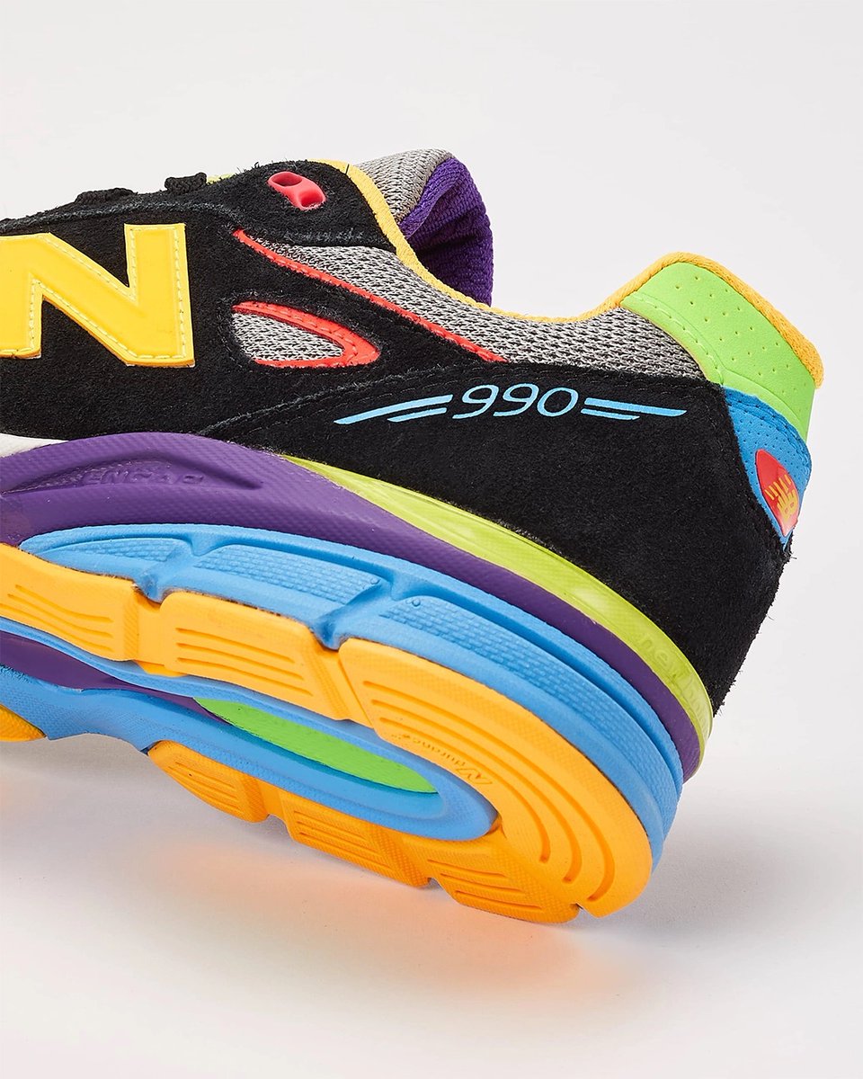 Sneaker News tweet media