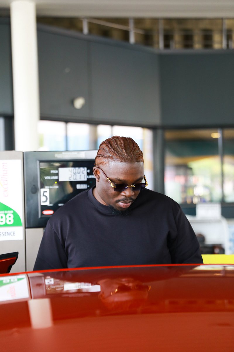 overflow_7's tweet image. What a time to be alive ⚡️