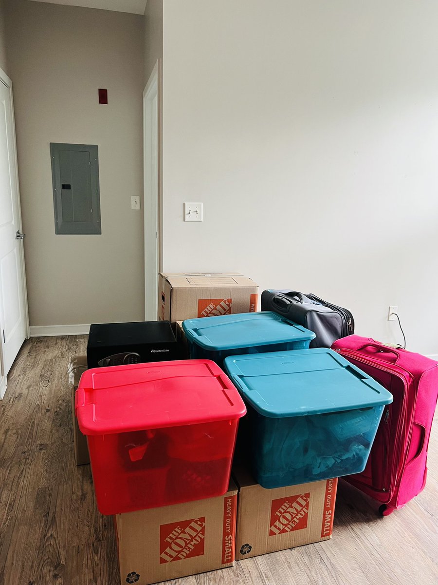 2016-2023 life for me:

5 apartments 
4 cities
3 states
2 roommates 
1 pet
And priceless memories from 21-28 figuring out adulthood in various cities and states and liviving my best single girl life. 
 
Today begins a new home and chapter. 💕