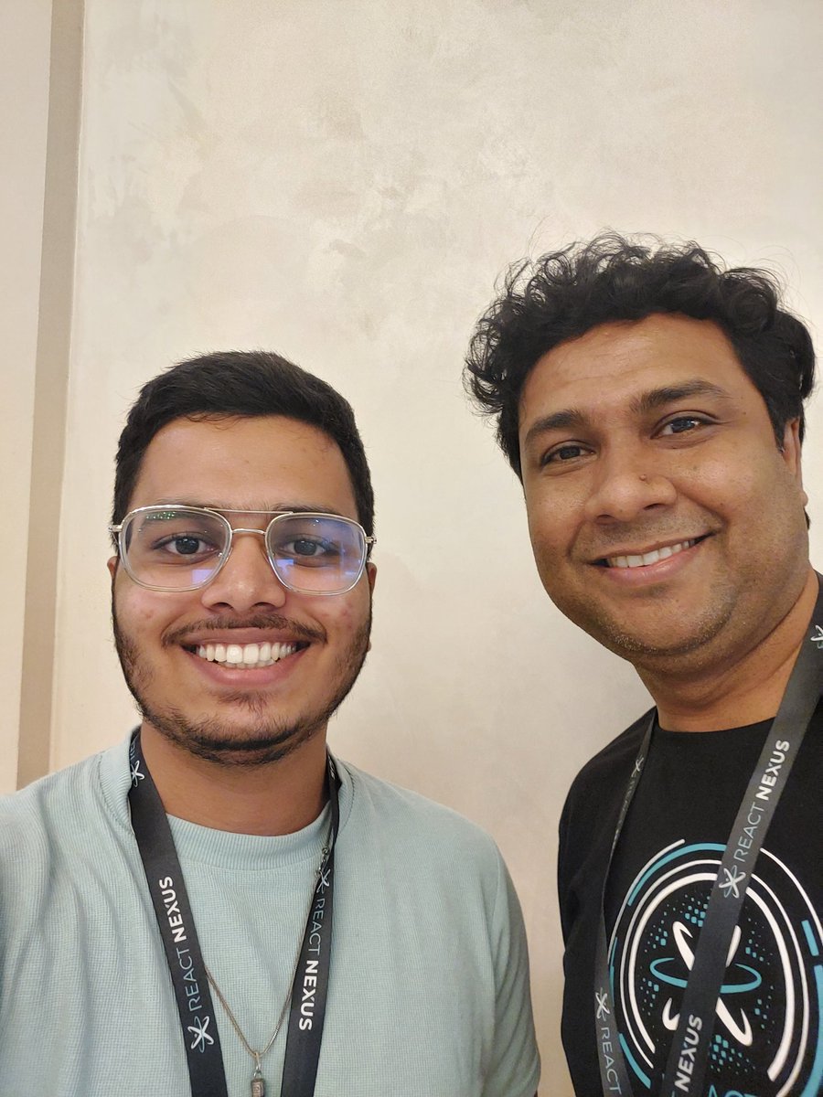 clumsy_coder's tweet image. Another fanboy moment with @tapasadhikary ✨🙏

We talked about everything.