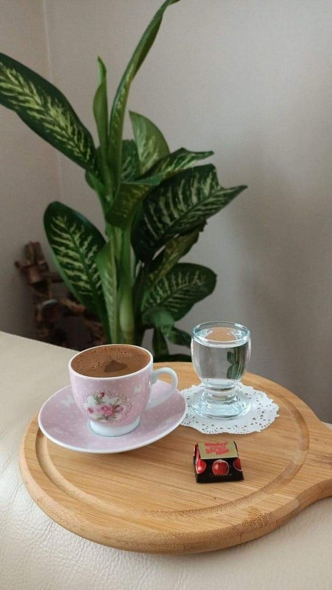 omer25can2525's tweet photo. Yokluğu yüreğime tuzak olsada
Gözleri gözlerime uzak olsada
Ölene dek görmesi yasak olsada
İçimde ölmeyecek bir #SEVDASI var
♥️
Geceniz sevgi ve huzur olsun
Hayırlı Geceler https://t.co/m46vMisjlb
