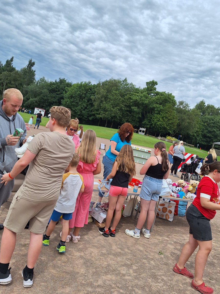 Thanks to everyone who supported us today the weather didn't keep you away ❤️
<a href="/Oldham_Hour/">Oldham Hour</a>
<a href="/TheOldhamTimes/">The Oldham Times</a>
<a href="/stedwardsrc/">St Edward's RC</a> 
<a href="/stedwardslees/">St. Edward's RC</a> 
<a href="/FriendsOfStEd/">FOSE</a> 
#chaddyowl
#rorylion
#Ateam
#thanksforyoursupport