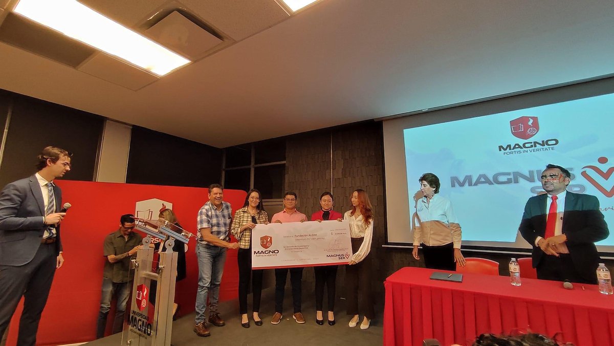 ectorjaime's tweet photo. 📚🤝🩺 La educación y el servicio se unen para enfrentar las #EnfermedadesRaras. 📰 Lee mi columna sobre #MagnusSer y descubre cómo estudiantes de la Universidad Magno y organizaciones como #ALDIM se unen para marcar la diferencia. 💪🌍
#EducaciónConPropósito #ResponsabilidadSocial
https://t.co/Ln6pvfx26H