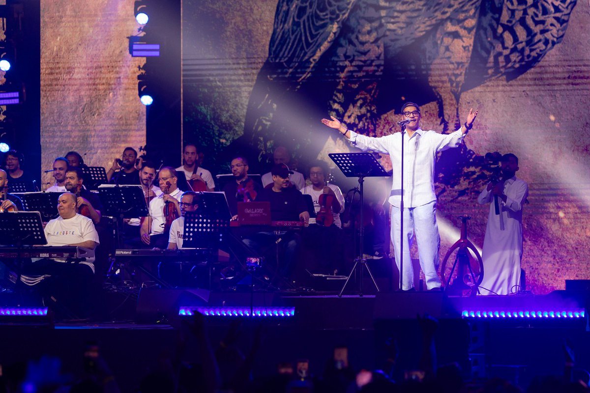 تستمر تغطيتنا لفعاليات #موسم_الجيمرز 
حيث انه في اول الحفلات المقررة في الموسم ،اقيمت امس الجمعة الحفل الموسيقي الافتتاحي بمشاركة موسيقار الخليج رابح صقر، والنجم العالمي آلان والكر. 
للمزيد من المعلومات زوروا موقعنا على الرابط التالي: 
alkshkool.com/archives/20870
#جيمرز #قيمرز