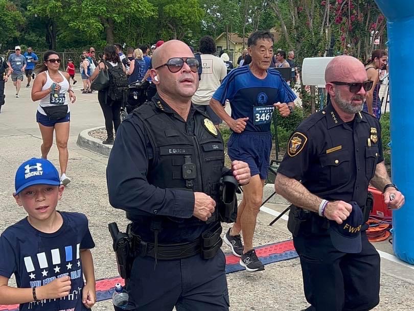 DPDUnidos's tweet photo. RUN FOR THE BLUE 2023 was a great success. Seeing our Police Chief running in full gear was the icing on the cake. 

#blueguardianfoundation #runfortheblue #dallaspdunidos https://t.co/JRbSWLmGW1