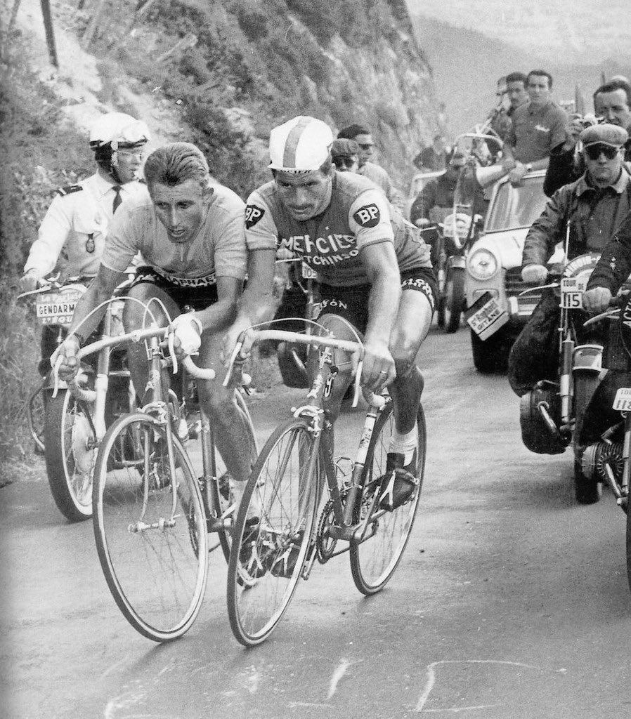 Laura_Meseguer's tweet photo. 1964 vs 2023 | Anquetil vs Poulidor | Vingegaard vs Pogačar

Brilliant cover by @lequipe.

#TDF2023 https://t.co/dMhnyFpjjW