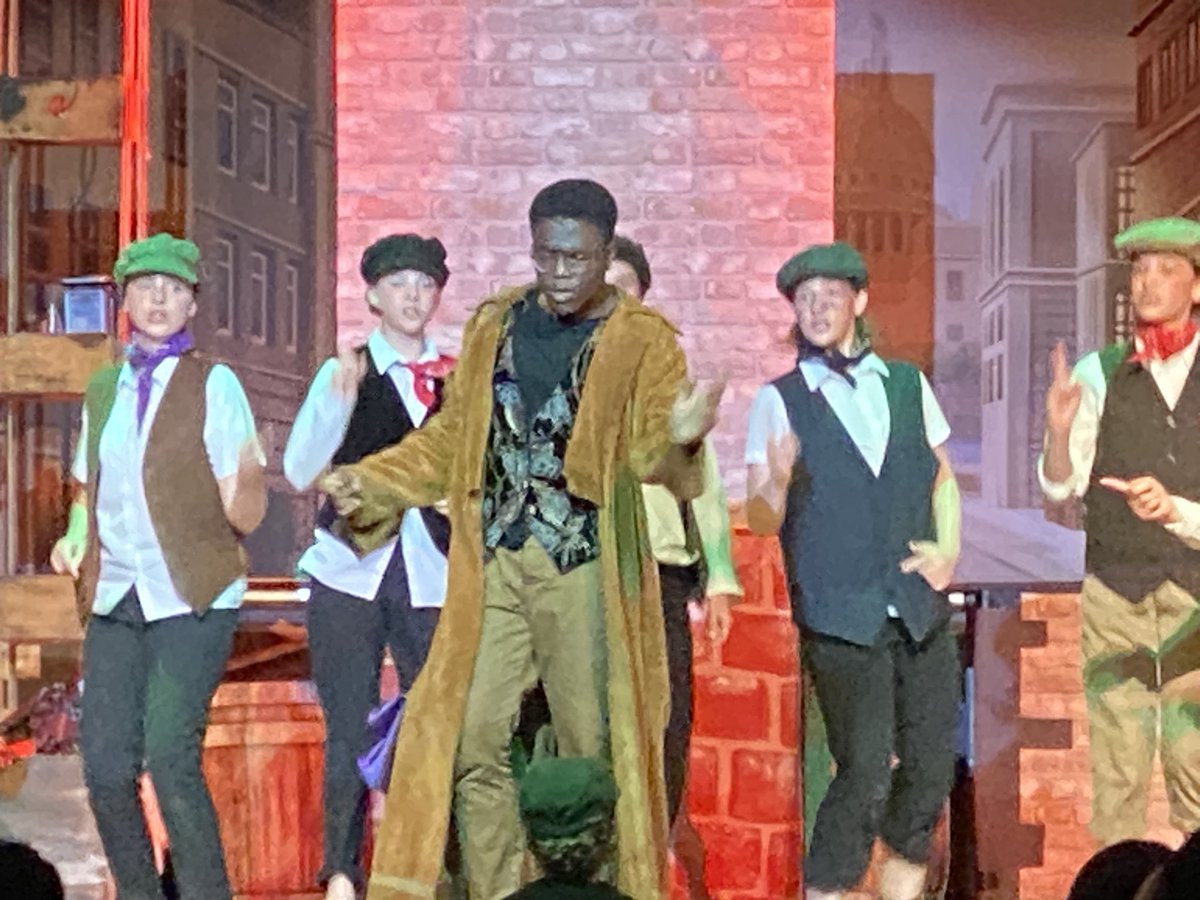 Rod_Tweet's tweet image. What an absolute pleasure to watch the final Oliver production this evening. Such fantastic work by all involved #PubliclyProud #UnlockingPotential