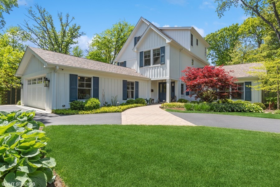 properties's tweet photo. A design magazine dream come true! 💎 ✨ #StopLookingStartFinding
--
Lake Bluff, Illinois 60044
Listed by Andra Cocallas O'Neill
Offered for $2,195,000
https://t.co/nFGiZbXIba
#DesignMagazineInspiration #Renovation #DreamHome #StyleAndFunctionality #LakeBluff https://t.co/WiDkAifgQC