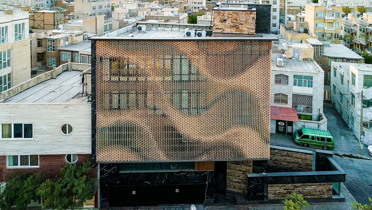 TheMisterClark's tweet photo. Here's an office building with a #facade that's very unique. #archilovers  https://t.co/jKfe2fFMU5 https://t.co/K20D8AkOex