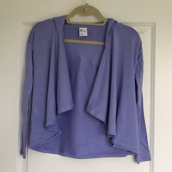 JessicaGSchoon's tweet photo. So good I had to share! Check out all the items I'm loving on @Poshmarkapp #poshmark #fashion #style #shopmycloset #meettheposher #allinmotion #catjack: https://t.co/LS5szLaDEH https://t.co/MmzvLb7tZS