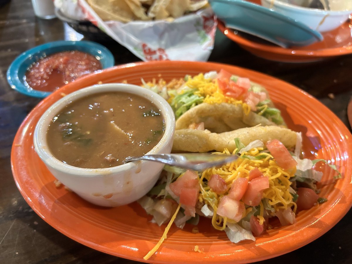 At Henry’s Puffy Tacos - #sanantonio tradition! #purosanantonio. You wish you were here ⁦@zachwolfelaw⁩ ⁦@amy_bresnen⁩ ⁦@bloomer_sa⁩  ⁦@satscribe⁩