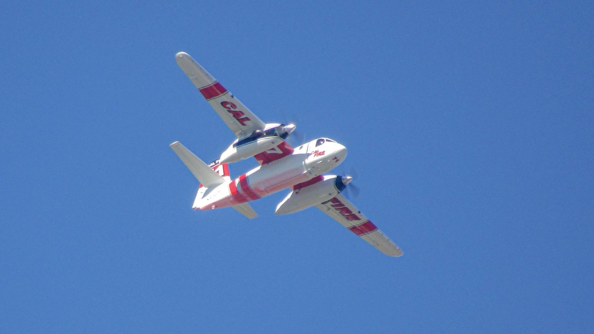CA_Wildfires's tweet photo. Tanker-71 preparing to make a drop on the #Frogsfire 
July 6, 2023
#aviation #aviationphotography https://t.co/rKS4lKhaDy