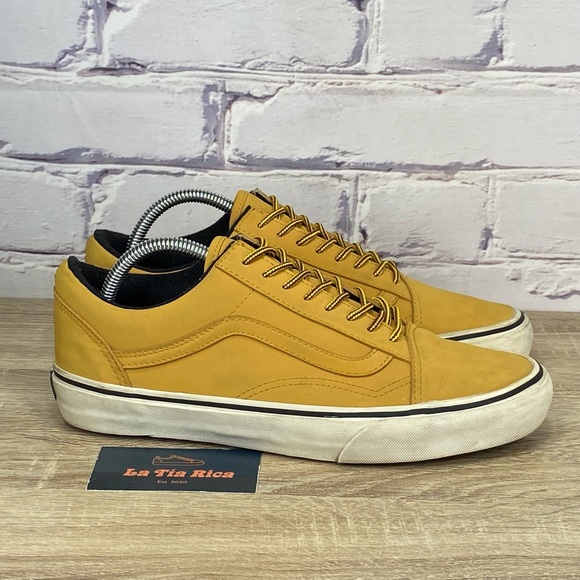 Maria79128793's tweet photo. So good I had to share! Check out all the items I'm loving on @Poshmarkapp #poshmark #fashion #style #shopmycloset #vans #chicos #valmarie: https://t.co/Gvwo8T7Io1 https://t.co/vtkj6D9OP4