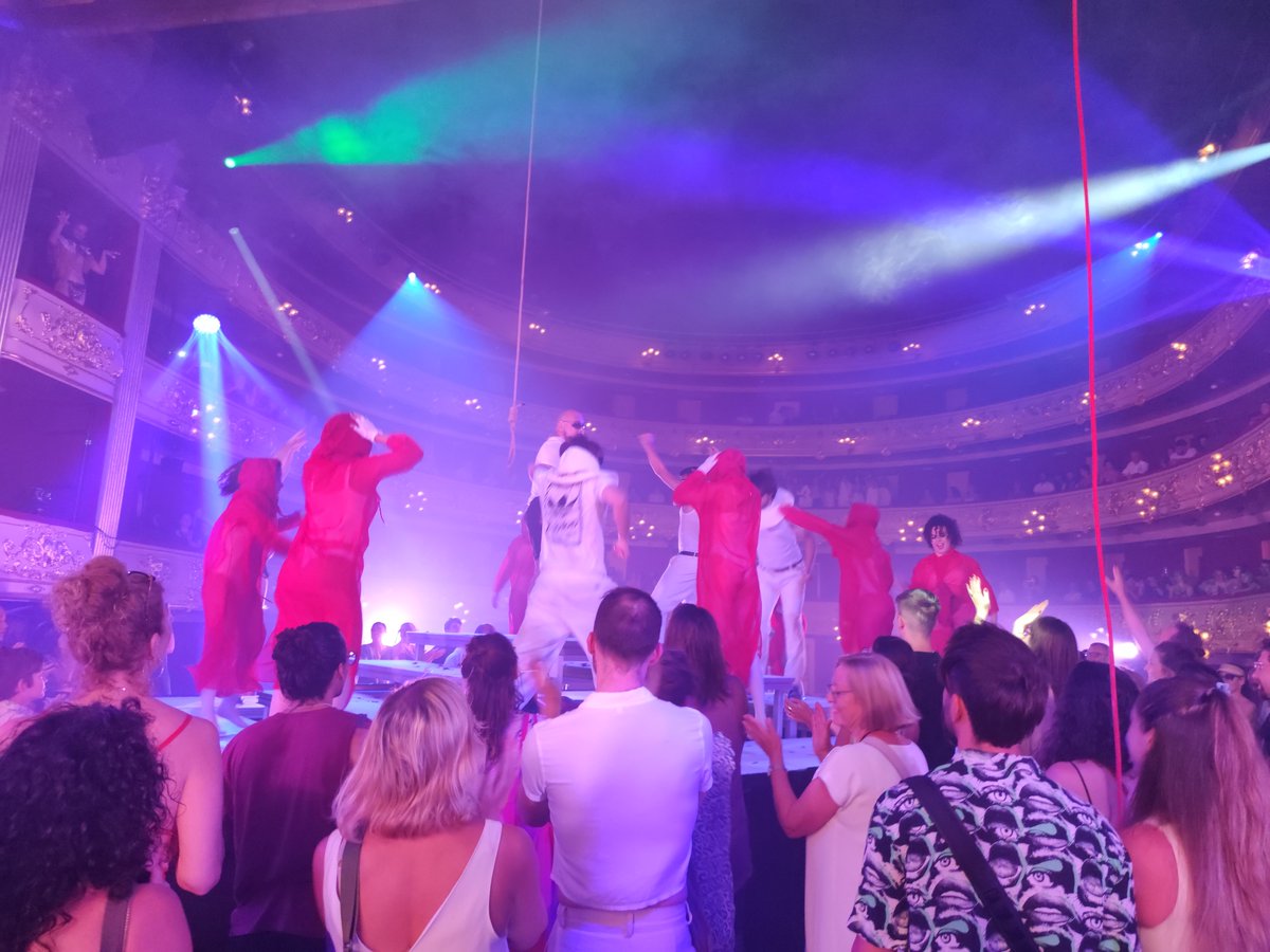 teatreprincipal's tweet photo. Wow! ▶️#Loopera, la #festa d'acomiadament de temporada, amb música #electronica i #opera en #directe
📌Aquest diumenge 9, darrera funció! 👉 https://t.co/z4vfgLLP2E
Amb el patrocini d' @EstrellaDammEs https://t.co/6iPAPEbXF5