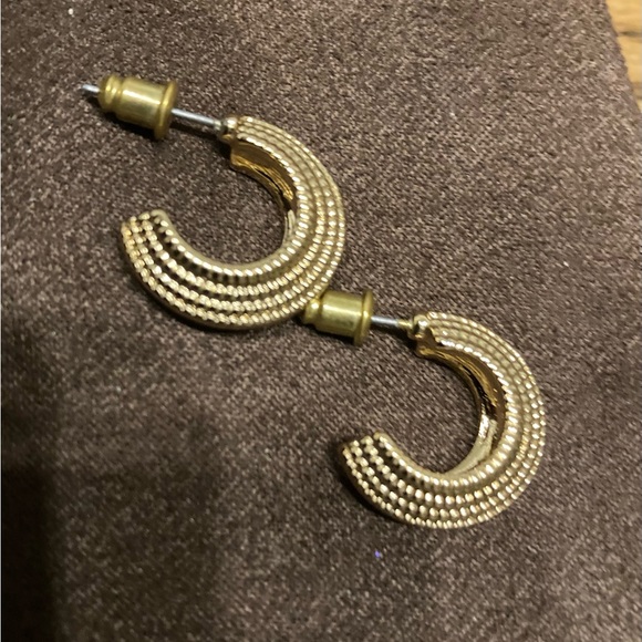 RangerMofo's tweet photo. So good I had to share! Check out all the items I'm loving on @Poshmarkapp from @J_zagas #poshmark #fashion #style #shopmycloset #express: https://t.co/eZEzNtq0xY https://t.co/6FyrSaItZl