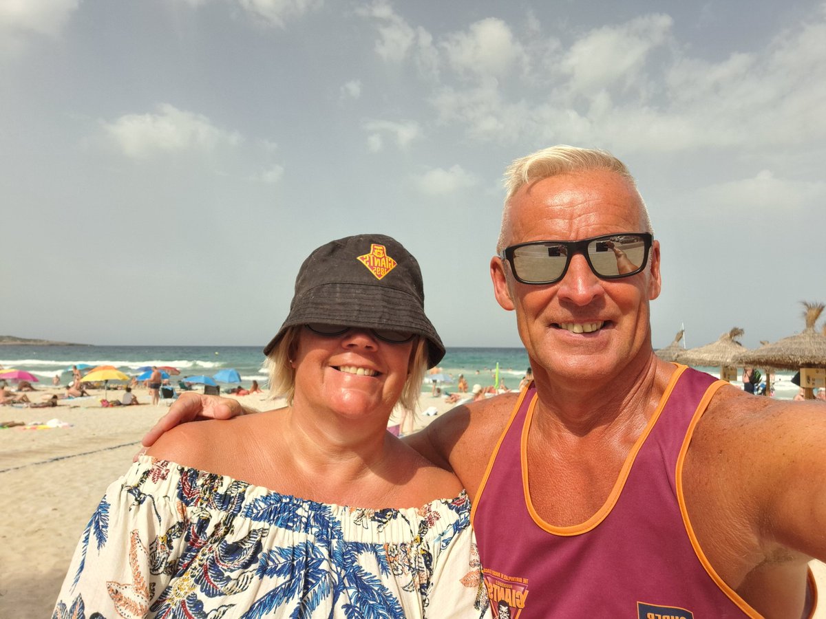 broady010's tweet photo. Top Lads Made me holidays  . COYG https://t.co/fff88ypfPa