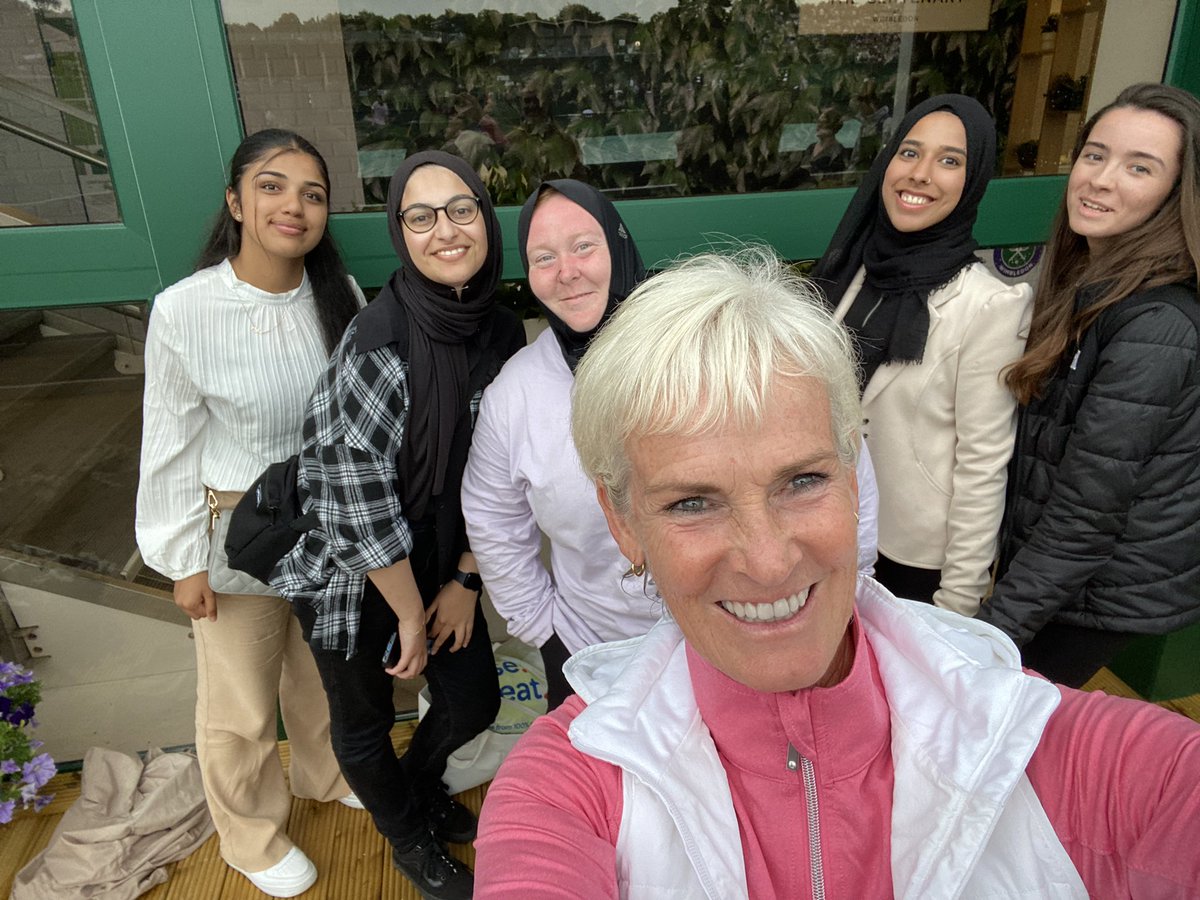 When u meet up @wimbledon with one of the biggest success stories from the original LTA #SheRallies workforce-building activity. The fabulous Nalette Tucker and her teen team of coaches who are growing tennis for Muslim girls in and around Bradford. ❤️