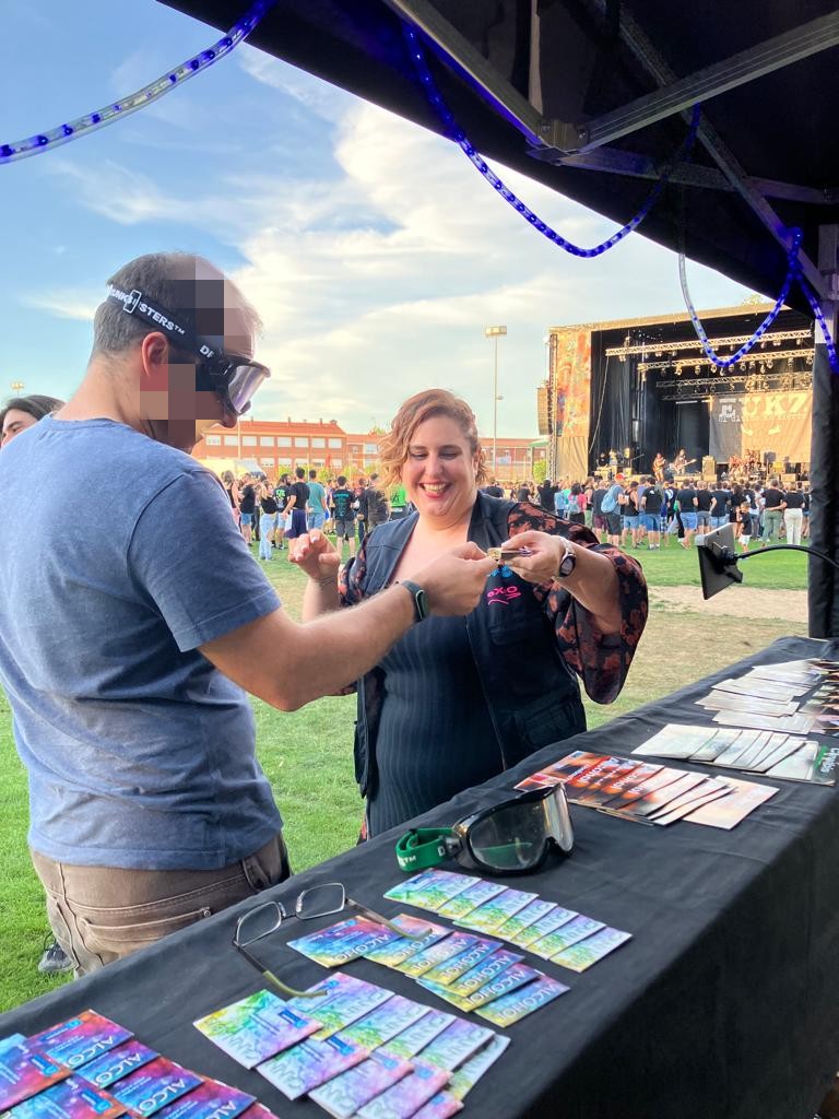exeo_info's tweet photo. 🥽 ¡Ven a nuestra carpa, ubicada en @GalletaRockFest, y prueba nuestras gafas de simulación de los efectos de la ingesta del #alcohol!
🔐¿Serás capaz de abrir el candado?

#GalletaRockFest, #AguilardeCampoo, #Palencia, #prevención, #ReduceDaños https://t.co/LXvuMID4gR