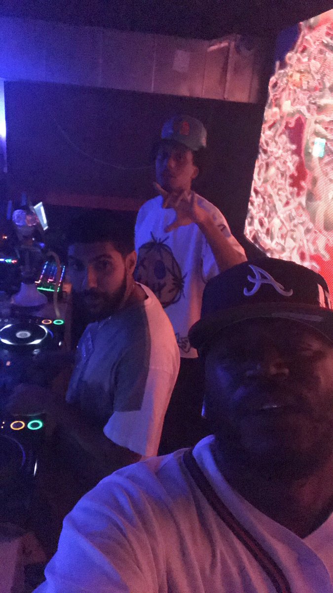 706DjMoney's tweet photo. @DJAladdinn @OGSHOTTS @RedMartiniAtl https://t.co/cwc7kEtETE