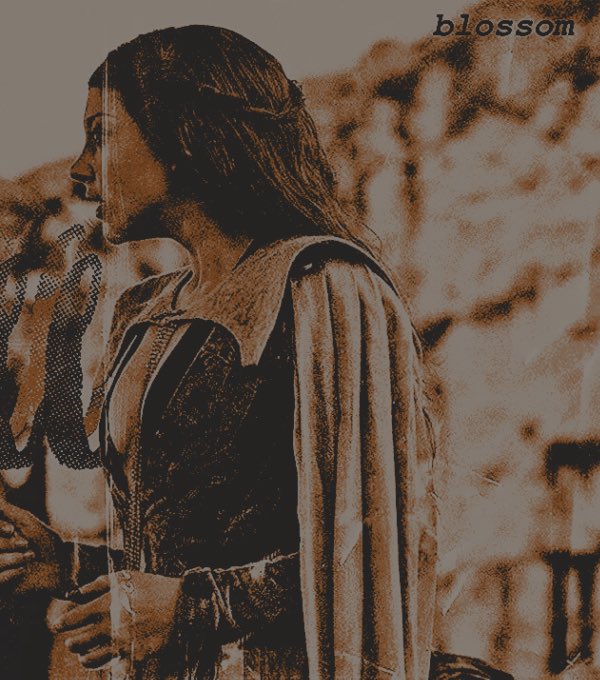 ᅠ 
ᅠ 
⠀          AMBITIOUS⠀QUEEN-TO-BE.⠀ 
ᅠ 
ᅠ