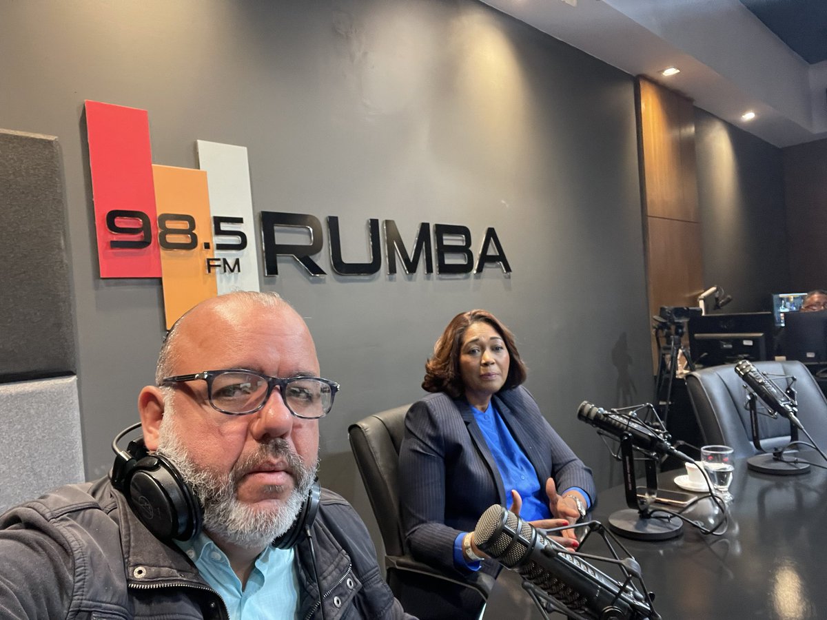 Un tribunal en cabina apostando al sano debate. Eso es #LegalRadio por <a href="/rumba_985fm/">Rumba985fm</a> del grupo @RCCMediaRD. Legalízate con la institución más grande del pensamiento Juridico en radio. ¡La sintonía vuelve a ser Legal!