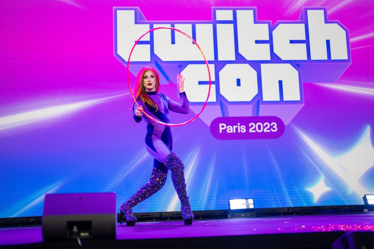 PleaseRitaBook's tweet image. Aubrey was an incredible host and had an amazing performance. To get her look, her performance, and her script together, she had to, well… jump through a lot of hoops. 😉