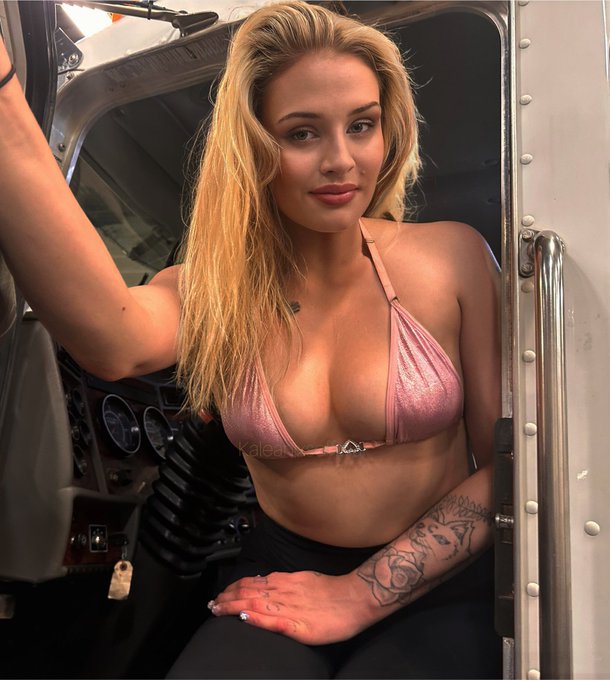 𝒦𝒶𝓁𝑒𝒶 𝒩𝒾𝓍𝓈 - Get in Bitch, your taking me shopping. 🛍️ https://t.co/dYmcihrO6Q