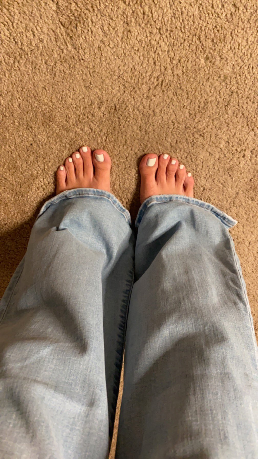 Riley Jade on Twitter: "My pretty white toes 🤍🤍 https://t.co/iGzQ6KbBxK https://t.co/vXXvtz3pu5