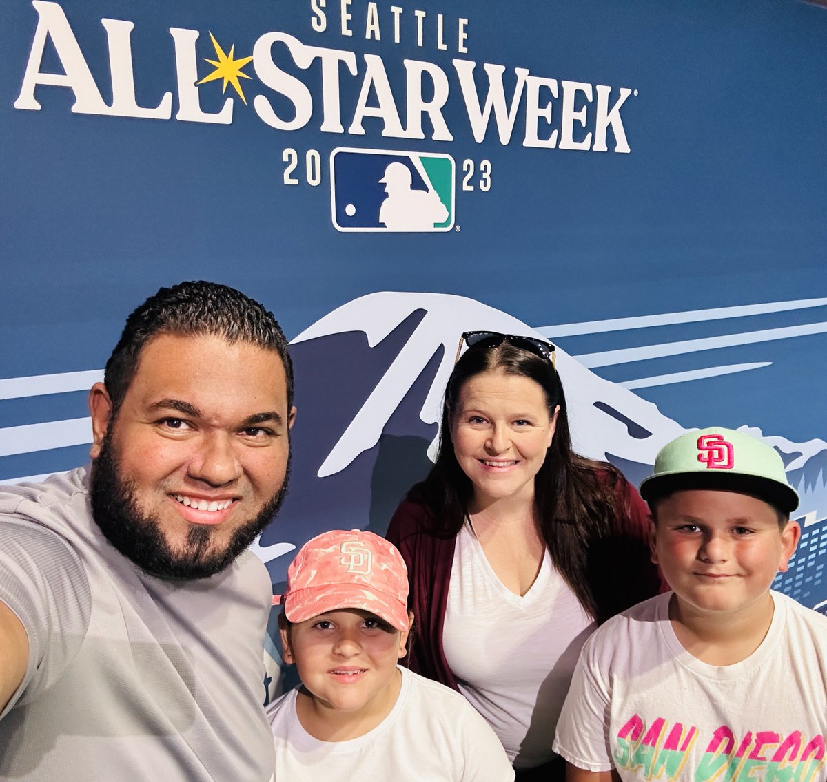 EverAtX's tweet photo. Let’s go!!!! @Padres @erikgreupner @CoreyBrockMLB @AllStarGame @TMobile @TMobilePark https://t.co/tgatHPDJua