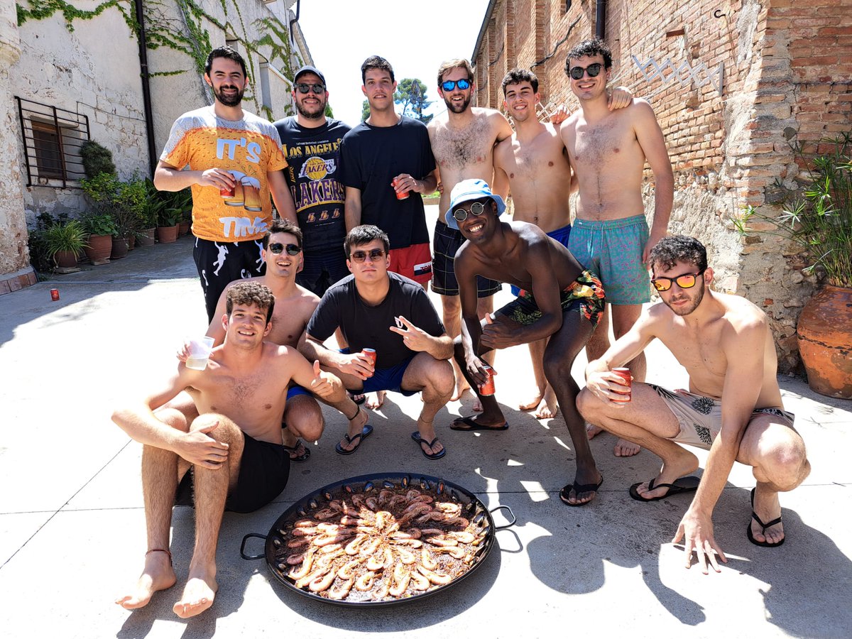 CerveraAndreu's tweet photo. Equips que et marquen!!!
#TotssomlLAU 
#UsEstimo https://t.co/k1z3djlR7Z
