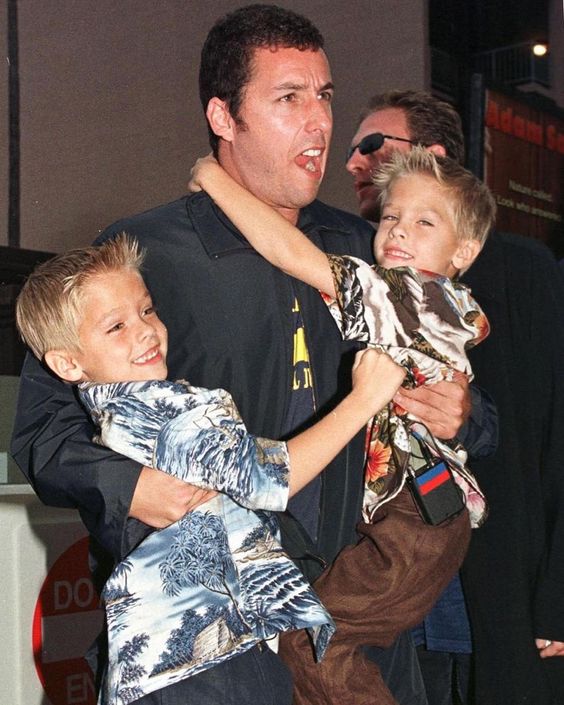 Adam Sandler with Dylan & Cole Sprouse (1999) https://t.co/nrfzwnh7eJ