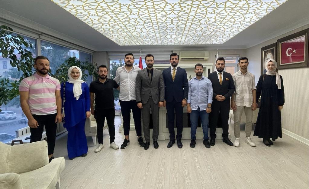 Gençlik Kolları Başkanımız Sn. <a href="/tolga_yildiiz/">Tolga Yıldız</a> ve yeni yürütme kurulu arkadaşlarımızla İlçe Başkanımız Sn. <a href="/ibrahim_kopan/">İbrahim KOPAN</a>’ı ziyarette bulunduk. Samimi ve keyif dolu sohbetleri için kendilerine teşekkür ederiz.