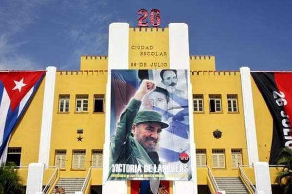 CmObdulio's tweet photo. 👉🏽Después del triunfo de la revolución el Moncada fue convertido en una ciudad escolar que tomó el nombre de "Ciudad Escolar 26 de julio" y un espacio de ella se dedicó a un museo.
#ConTodosLaVictoria
#70Moncada 
#CubaEduca
#YoandryFariña https://t.co/cQuWN0lEYF
