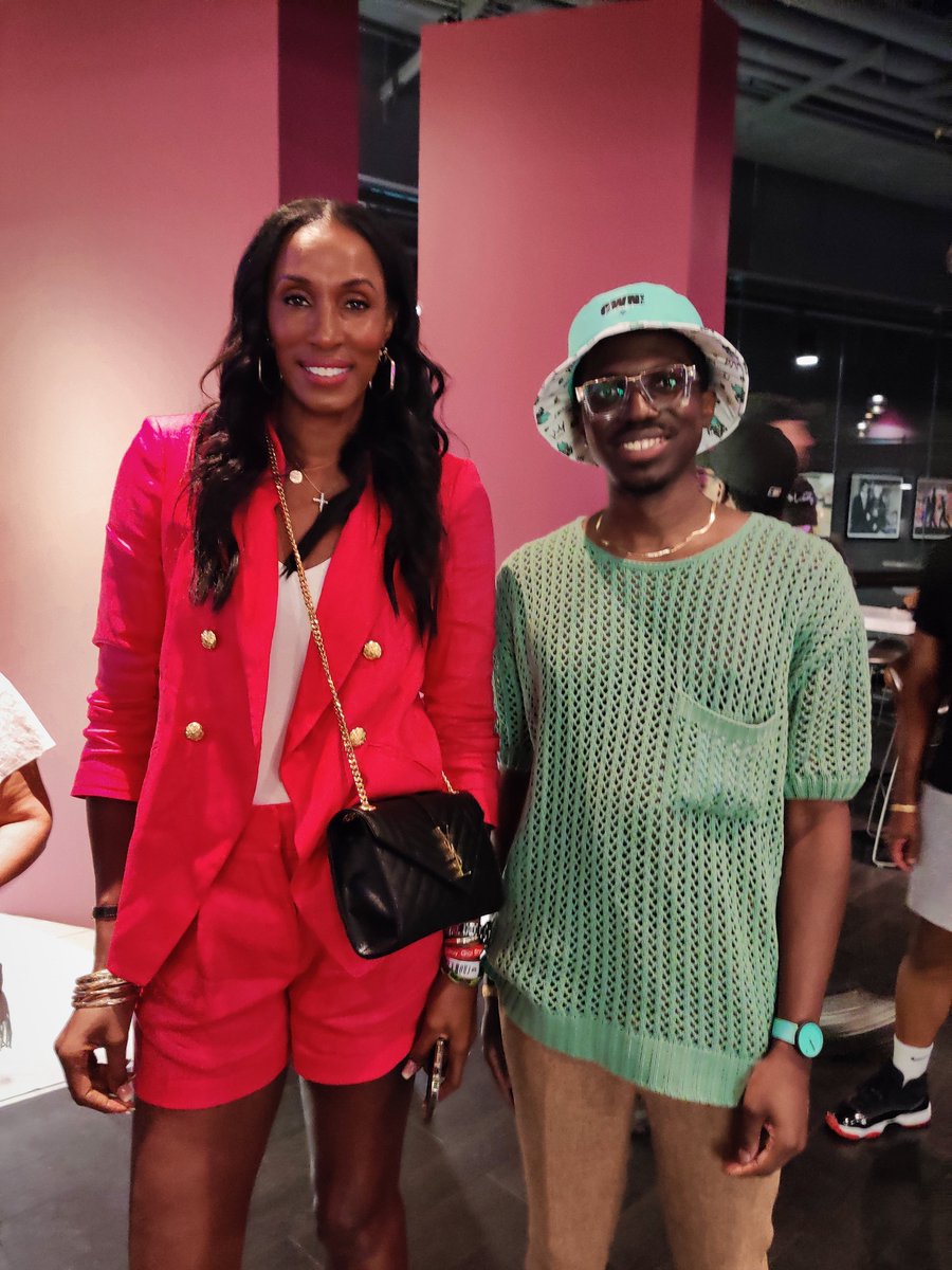 Honored to meet WNBA legend Lisa Leslie at the Liberty game. She'll also be at Barclays Center tomorrow, coaching the Big 3's Triplets. https://t.co/MliDNH2NxC