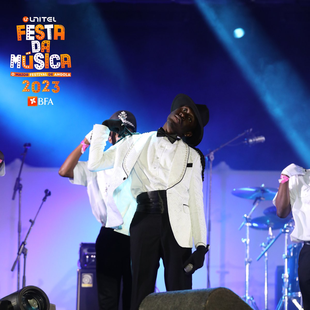 Clayton M com a sua imagem de marca. INIGUALÁVEL!!🕺

#Unitel #FestadaMusica #Senteaonda #Segueaonda #BFA30anos #CervejaCuca #Fidelidade #FlyTAAG #Ford #PremierBet #SecilMaritima #UnitelAngola #Angola