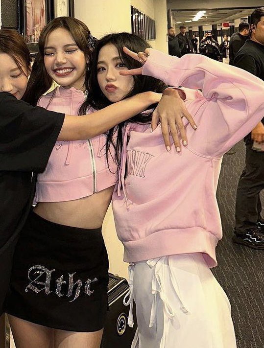 jisoo pics (@jisoosjpg) on Twitter photo 
