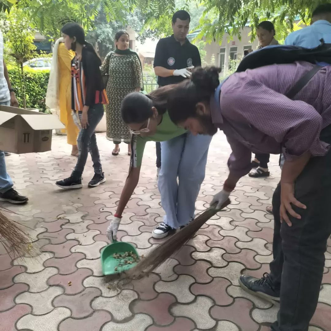 dewantk9's tweet photo. किसी भी प्रकार की सेवा के लिए सत्ता में होना आवश्यक नहीं है। यदि आप बिना किसी अपेक्षा के सेवा करेंगे तो आपके पास अपार सत्ता होगी जो सीधे भगवान द्वारा दी जाएगी।

#JawanTrailer #BLEACH_anime #DewantKumar #dewantk https://t.co/pAj1e1psbx