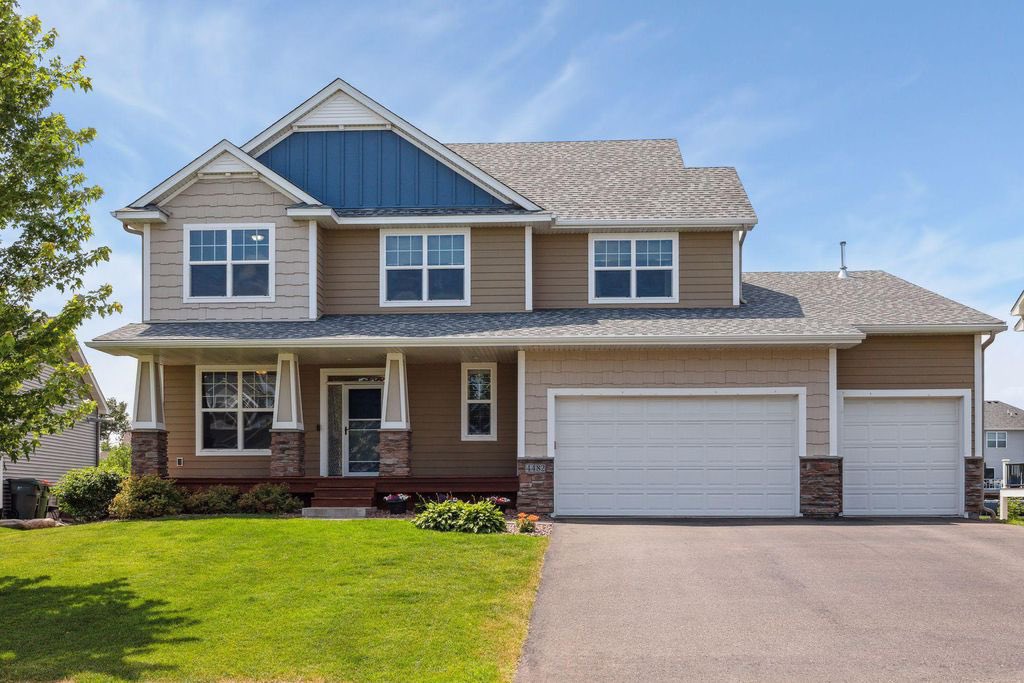 ginger_flohaug's tweet photo. Our house went on the market today!  Walking distance to Centennial bus routes, great park for kids, pickleball courts and awesome neighborhood.  Tell your friends that may be looking to move to the area. https://t.co/1tvwg6V89w https://t.co/PViGvxym1d